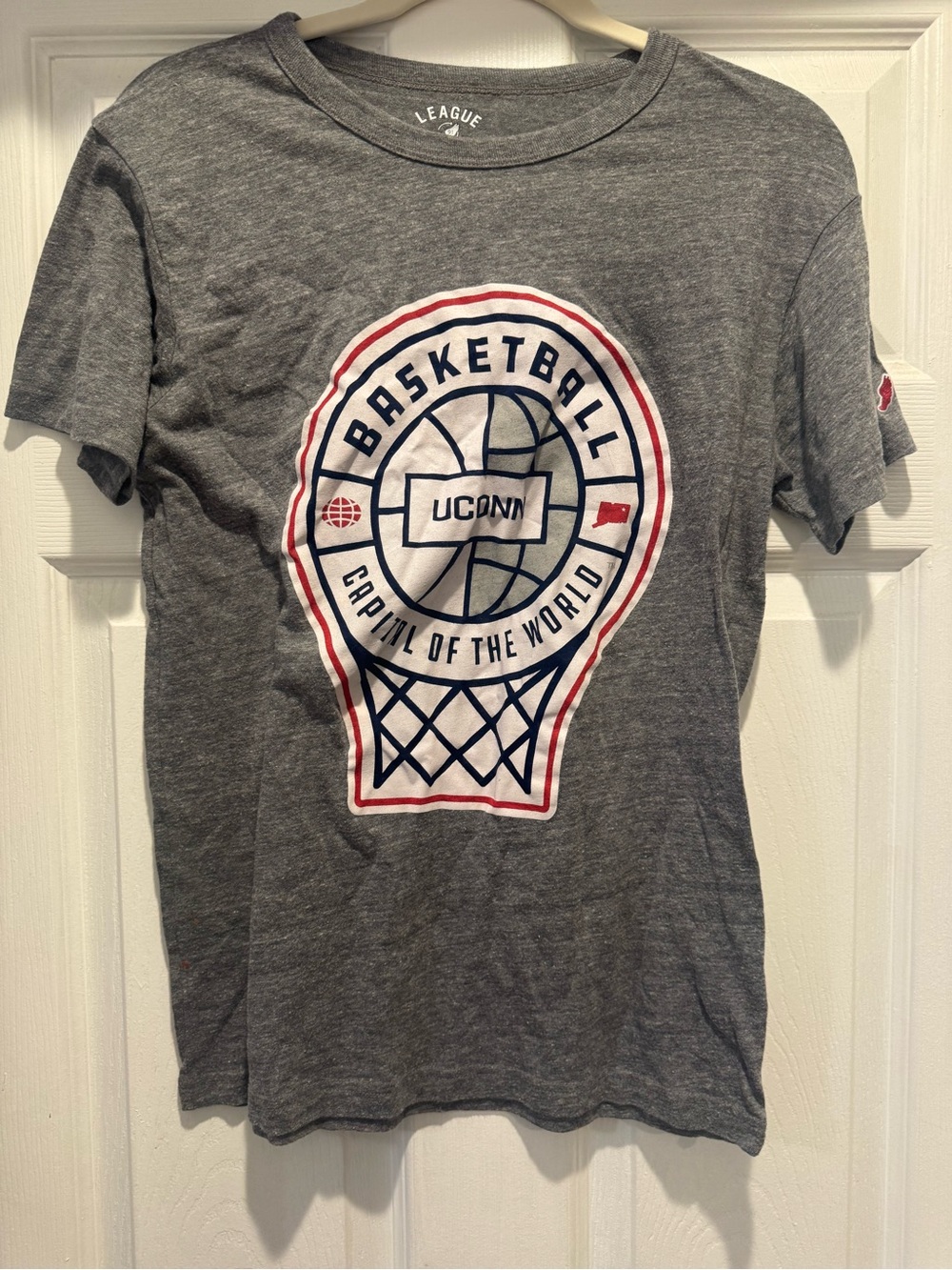 uconn basketball hall of fame t shirt